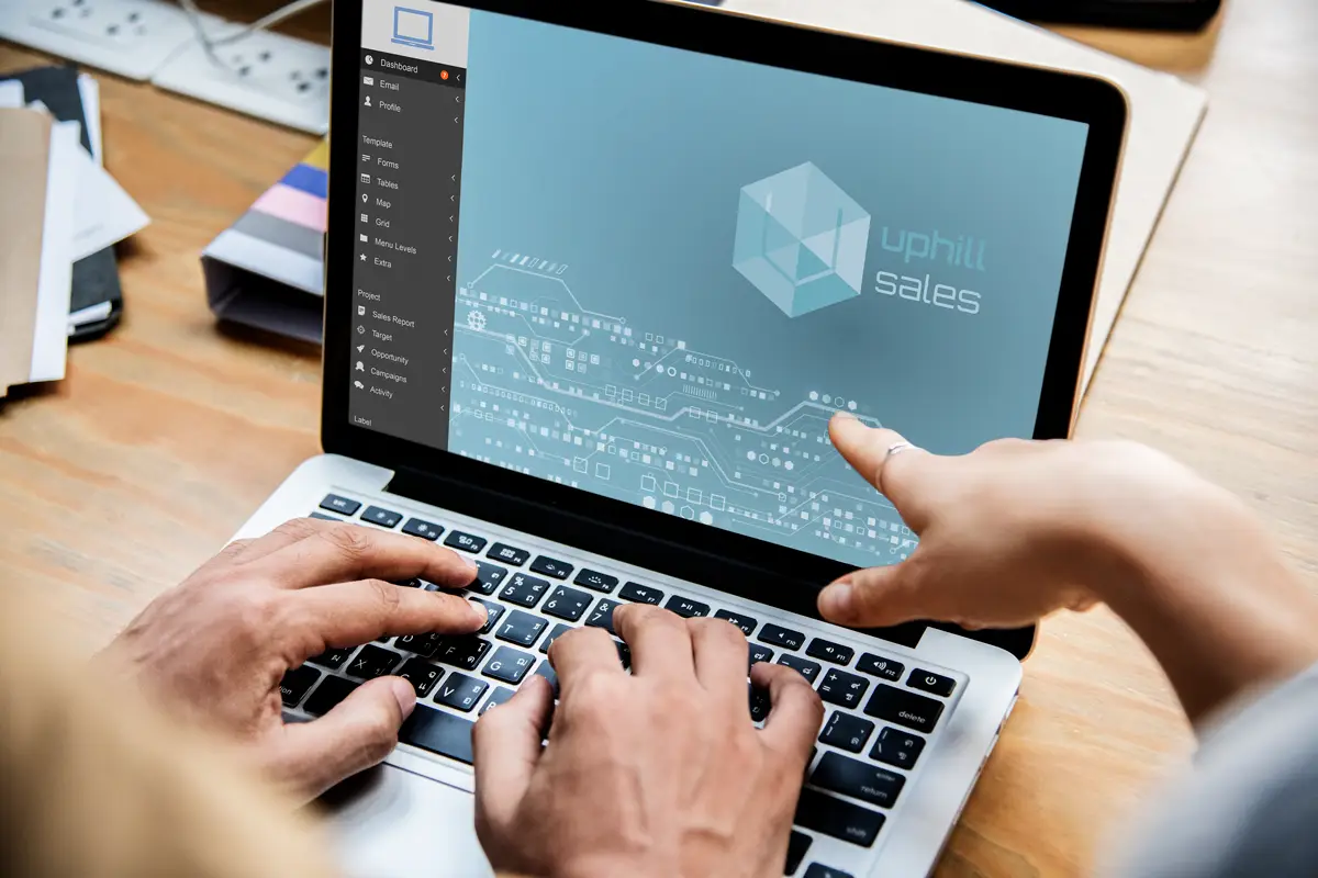 Laptop Uphill-Sales